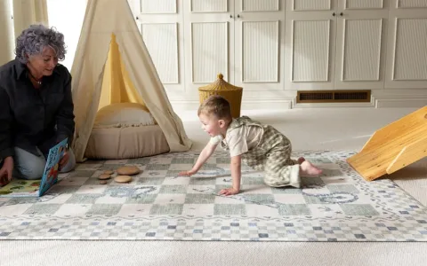 La colección de alfombras para la habitación infantil de Totter Tumble trae diversión al suelo