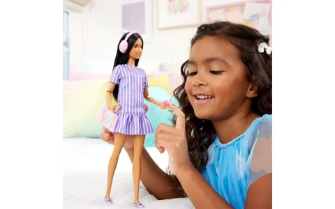 Mattel presenta la primera muñeca Barbie autista