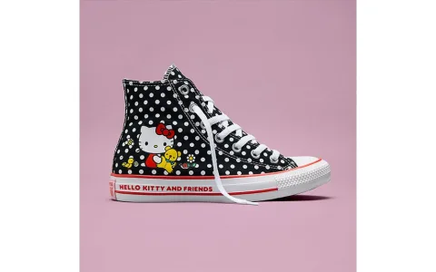 Esta nueva colección de Hello Kitty de Converse es adorable de pies a cabeza