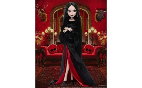 Esta muñeca Morticia Addams de Mattel Monster High es maravillosamente sombría