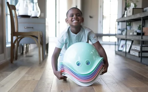 El emocionante juego para habitaciones infantiles puede ser el Moluk Bilibo
