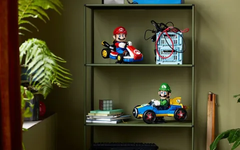 ¡Dirígete a la pista de carreras con el nuevo set de LEGO Super Mario: Mario Kart Luigi!