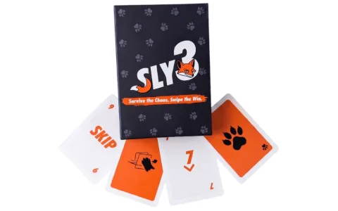 ¡Añade caos a las noches de juegos de mesa con el juego de cartas Sly3!