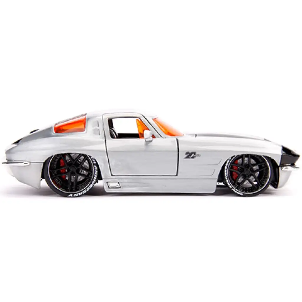 imagen de 1963 Chevy Sting Ray modelo de coche de metal 1/24 - Simba Toys 3