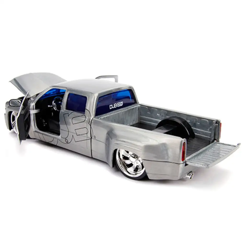 imagen de 1999 Chevy Silverado Dooley modelo de coche de metal 1/24 - Simba Toys 4