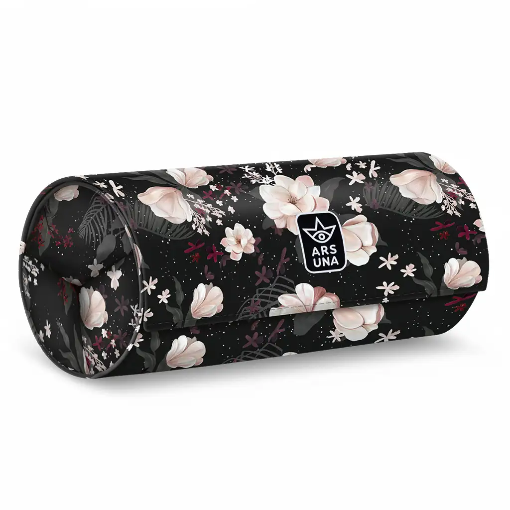 imagen de Ars Una: Estuche enrollable Flowery Black con flores 20x9x9cm 1