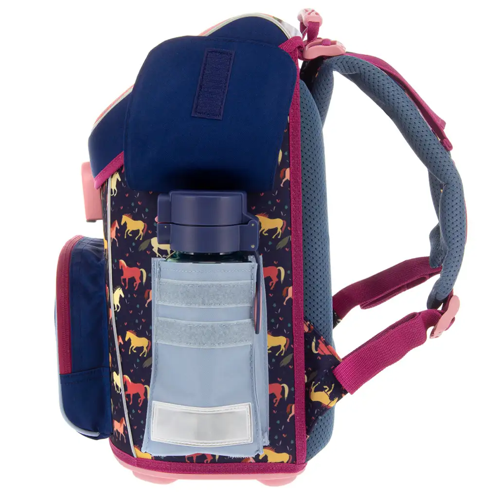 imagen de Ars Una: Mochila escolar compacta ergonómica con cierre magnético Wild and Free, mochila 33x41x24cm 4