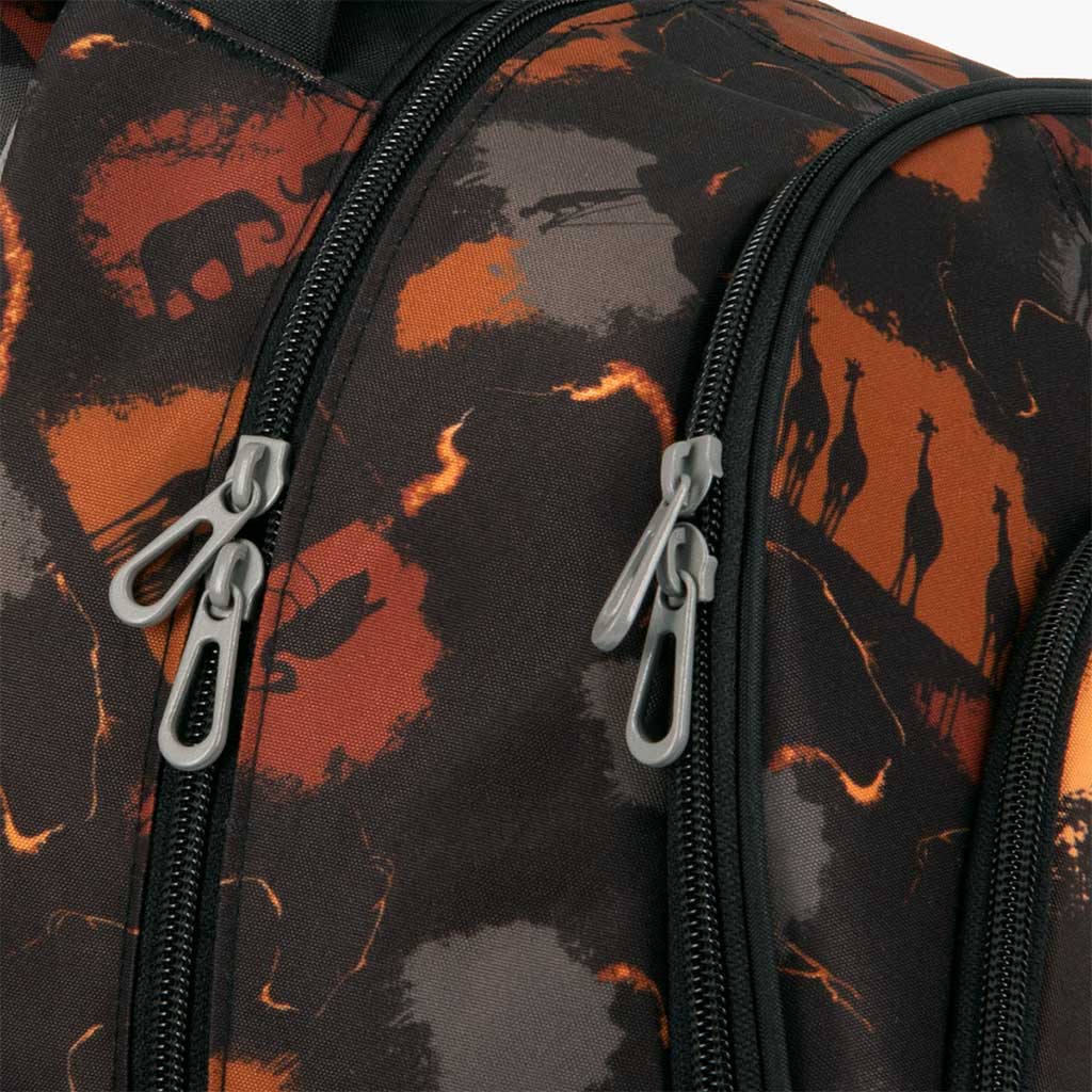 imagen de Ars Una: Wild in the dark mochila anatómica con león, 33×42×21cm 5