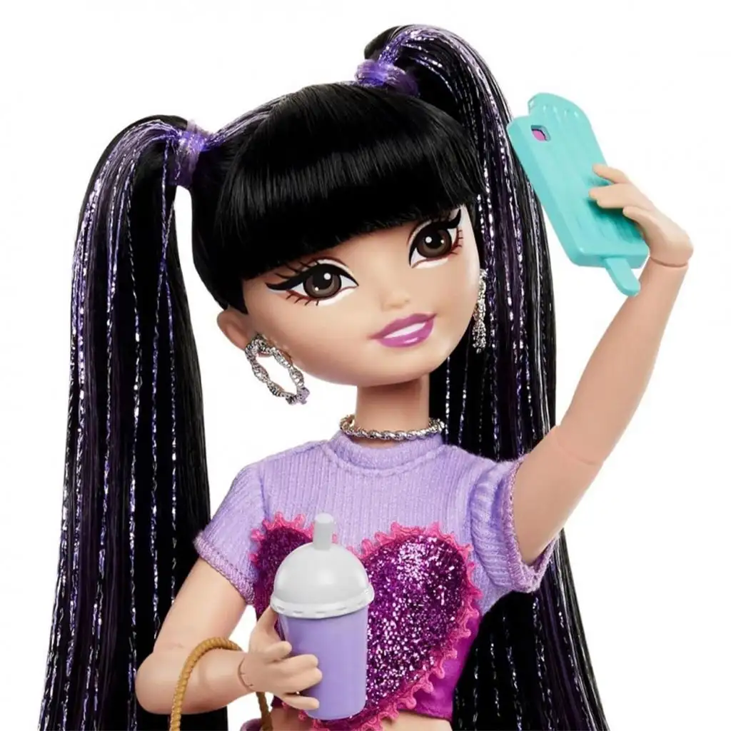 imagen de Barbie Dream Besties Renee muñeca - Mattel 3