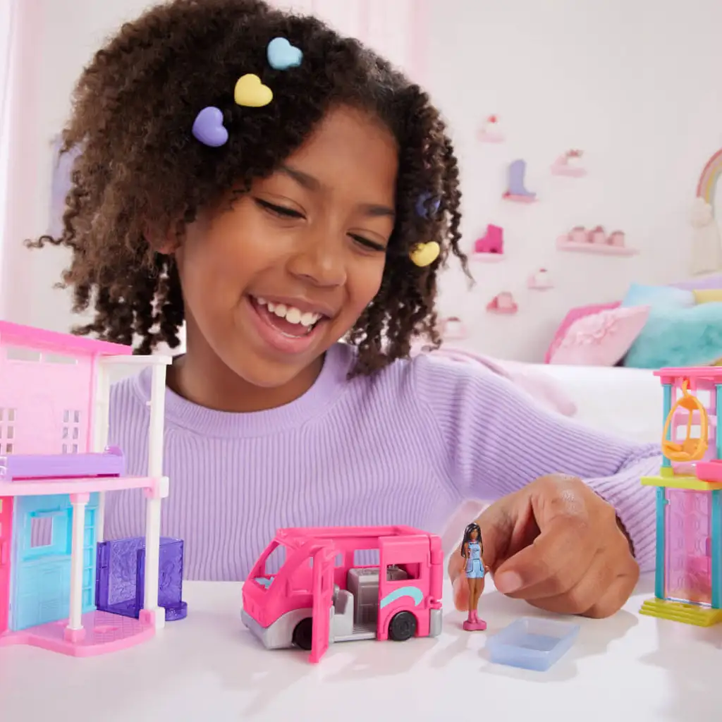 imagen de Barbie: Mini BarbieLand vehículos - Set de autocaravana de ensueño - Mattel 3