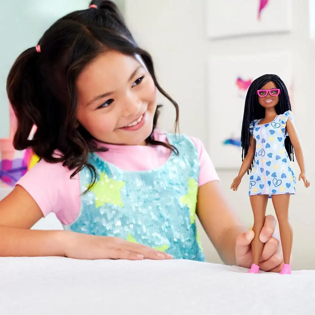 imagen de Barbie: Muñeca Barbie con Síndrome de Down estilo Fashionista - Mattel 3