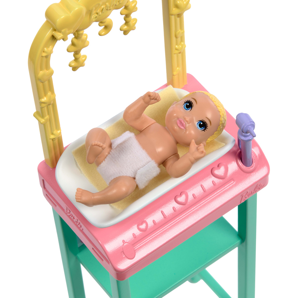 imagen de Barbie muñeca de carrera de médico con cabello castaño - Mattel 4