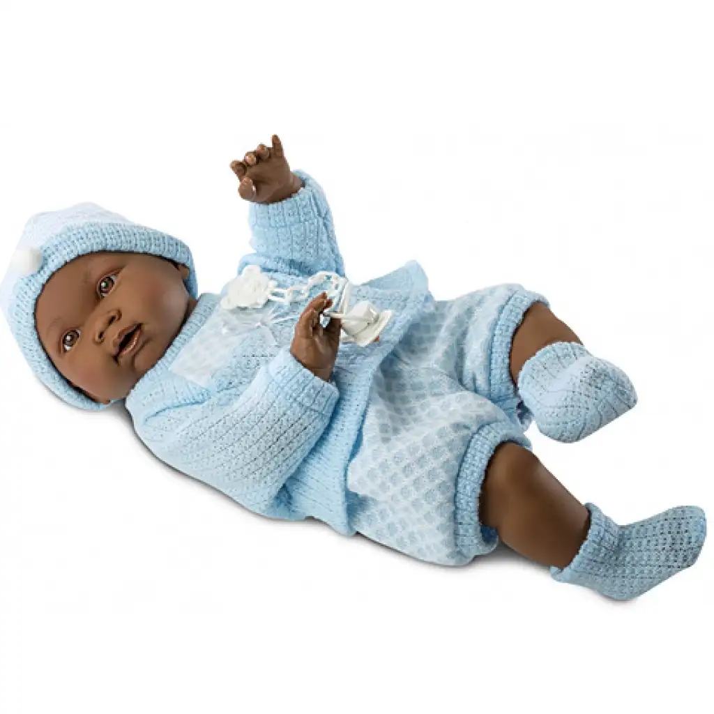imagen de Bebé afroamericano con ropa azul de 45 cm 1