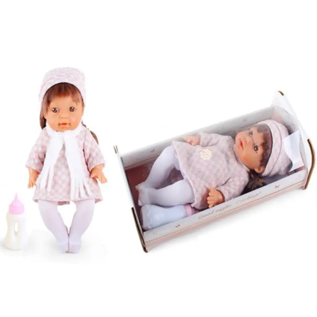 imagen de Bebé que orina con ropa a cuadros y cuna de 30cm 1