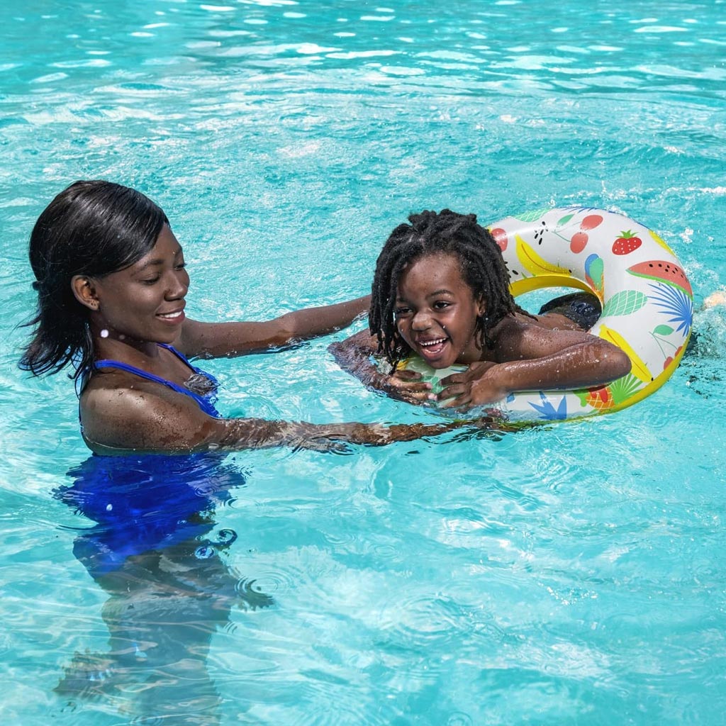 imagen de Bestway: Divertido flotador de piscina con diseño tropical en dos versiones de 61cm 1ud 3