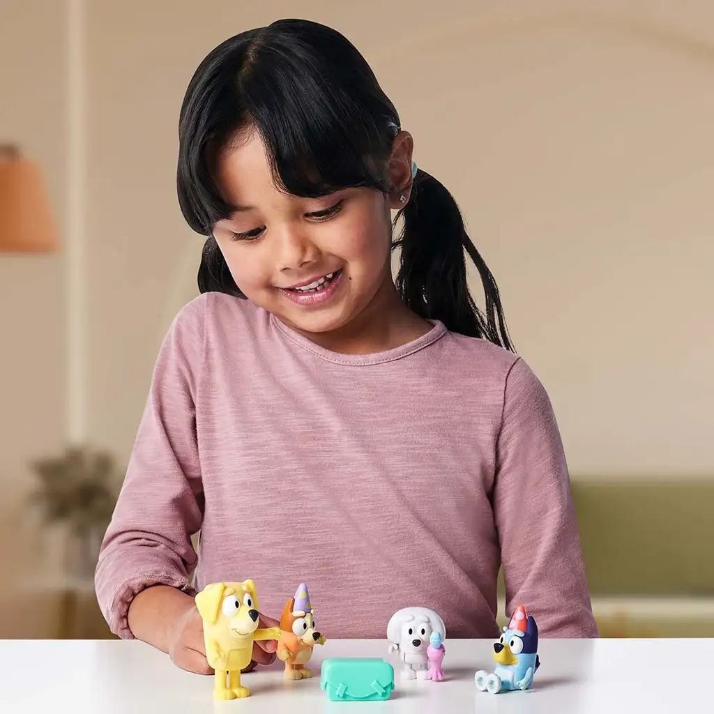imagen de Bluey: Agrega más al paquete set de figuras de juego de 4 piezas 3