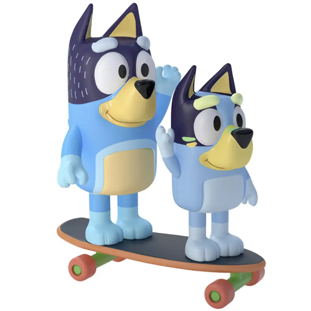 imagen de Bluey: Set de figuras de acción de Bluey y Bandit skaters 2