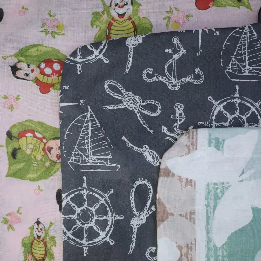 imagen de Bolsa de guardería con percha de plástico 2