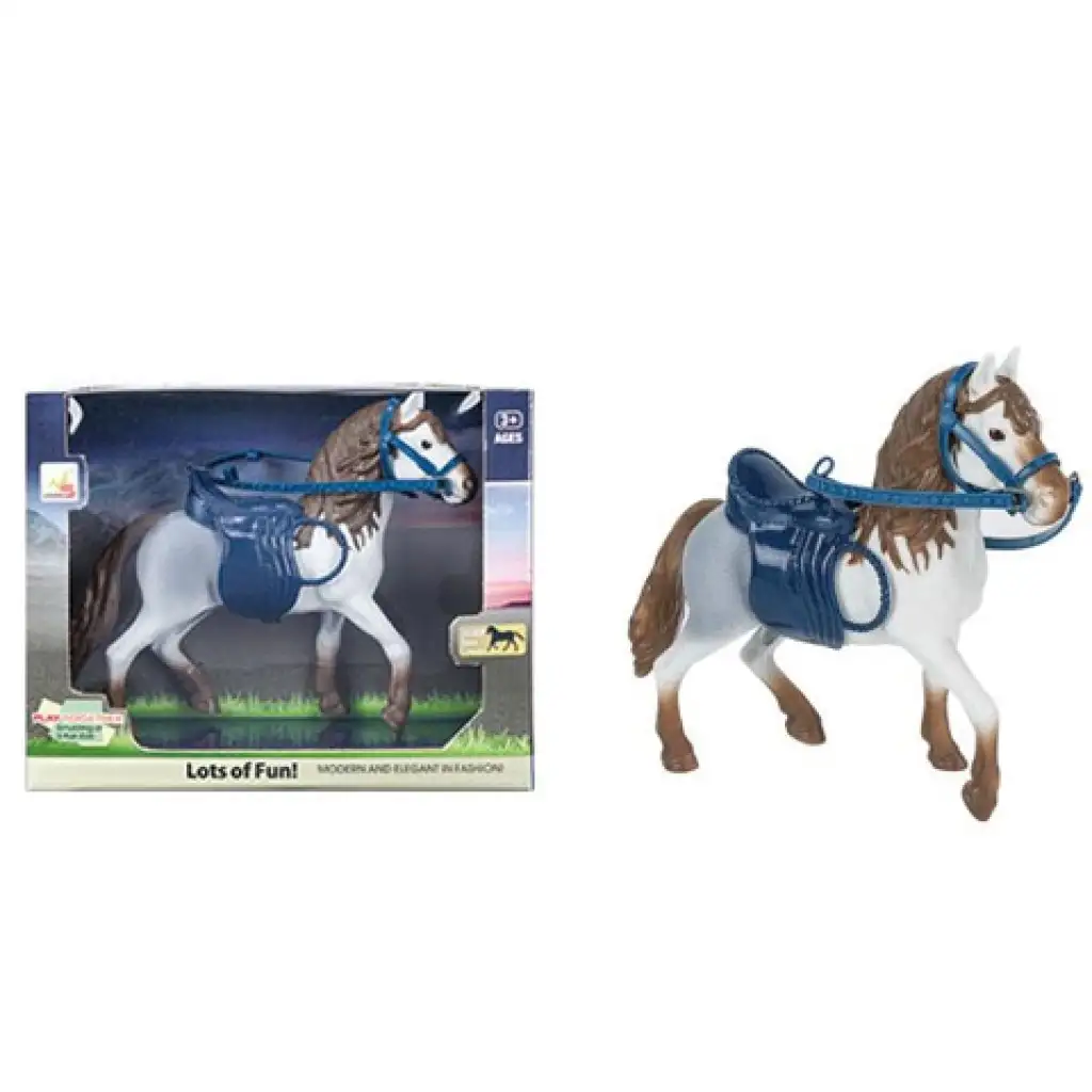 imagen de Caballo blanco con silla y brida 1