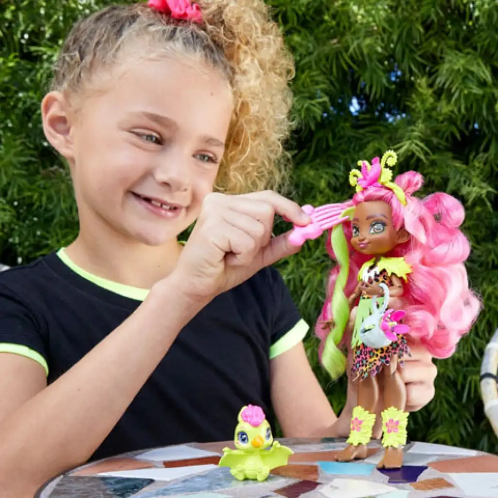 imagen de Cave Club: Set de juego Fernessa con el dinosaurio Ptilly - Mattel 3