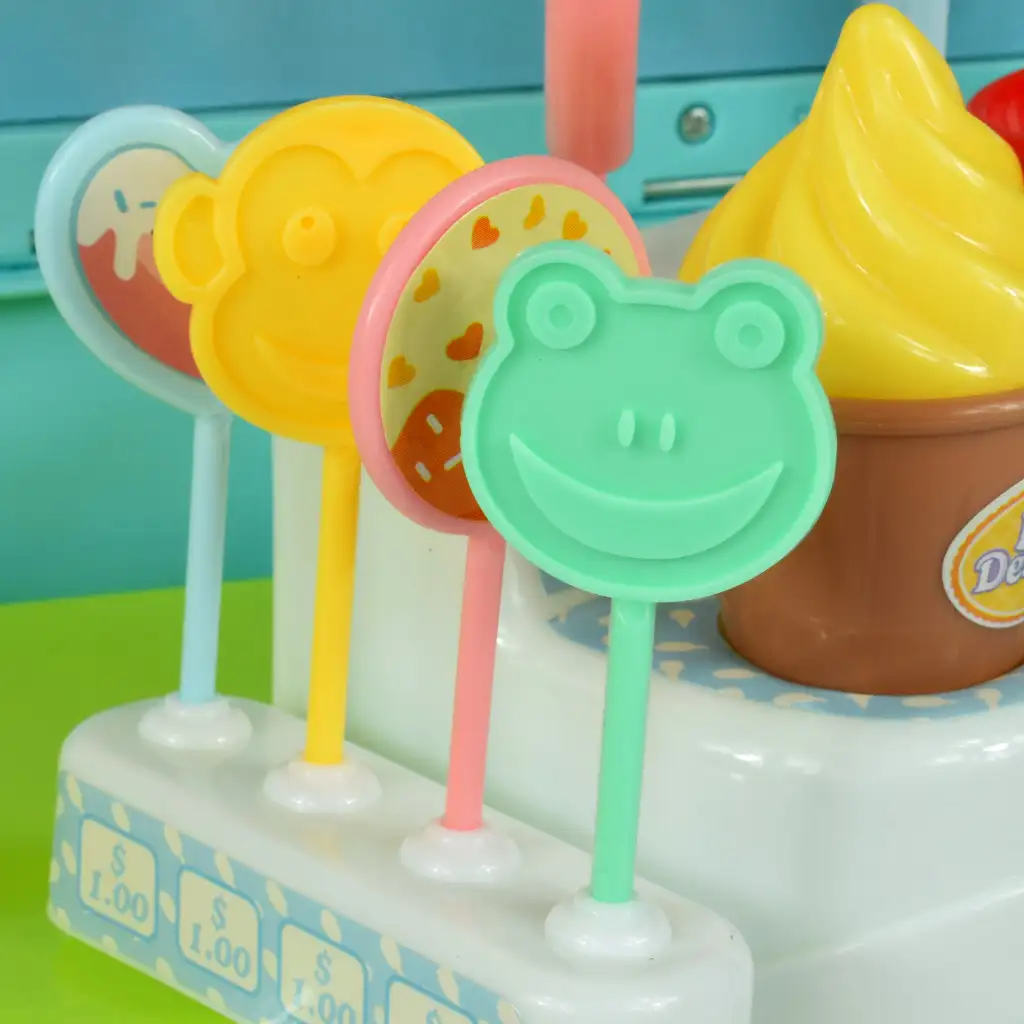 imagen de Coche de Turismo: Auto de postres con dulces y accesorios de 40cm 9