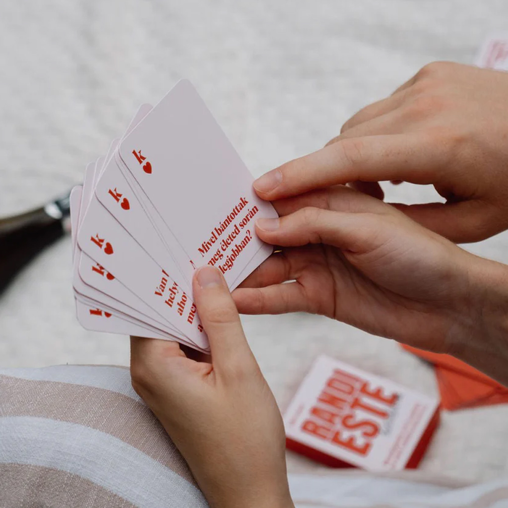 imagen de Contorno: Cita Nocturna — Juego de cartas conversacionales para las primeras citas 2