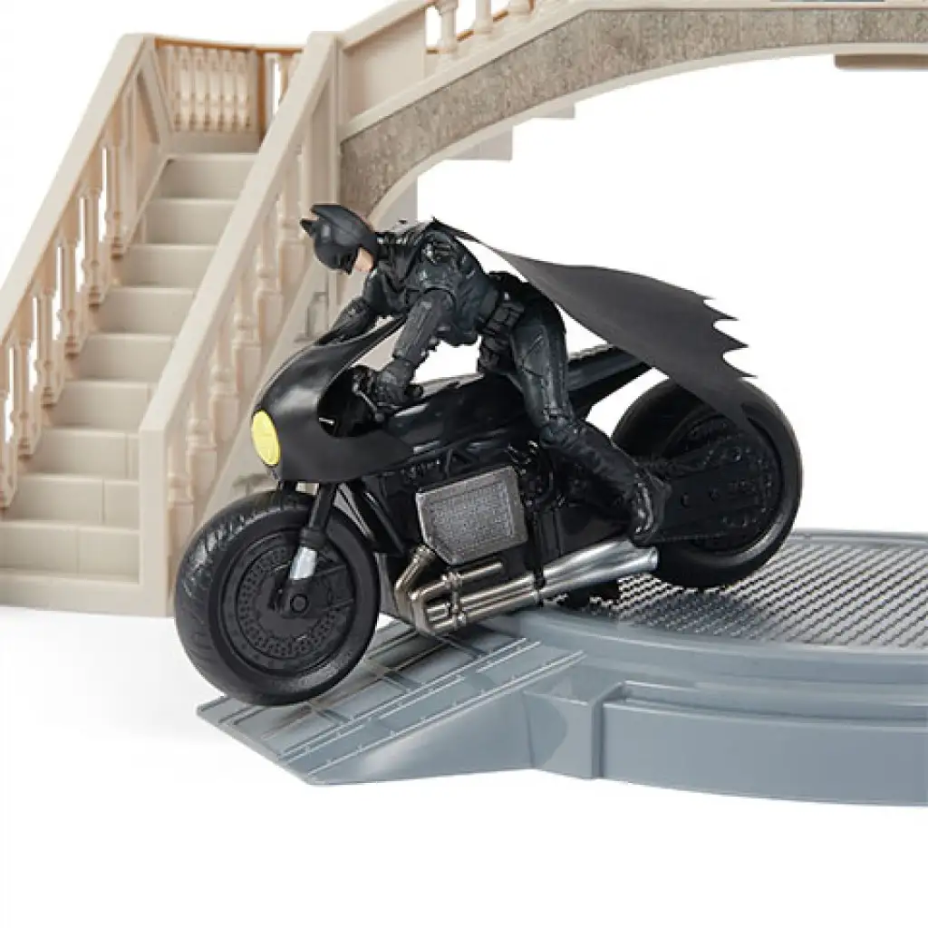 imagen de DC Comics: El set de juego de la Batcueva de Batman - Spin Master 4
