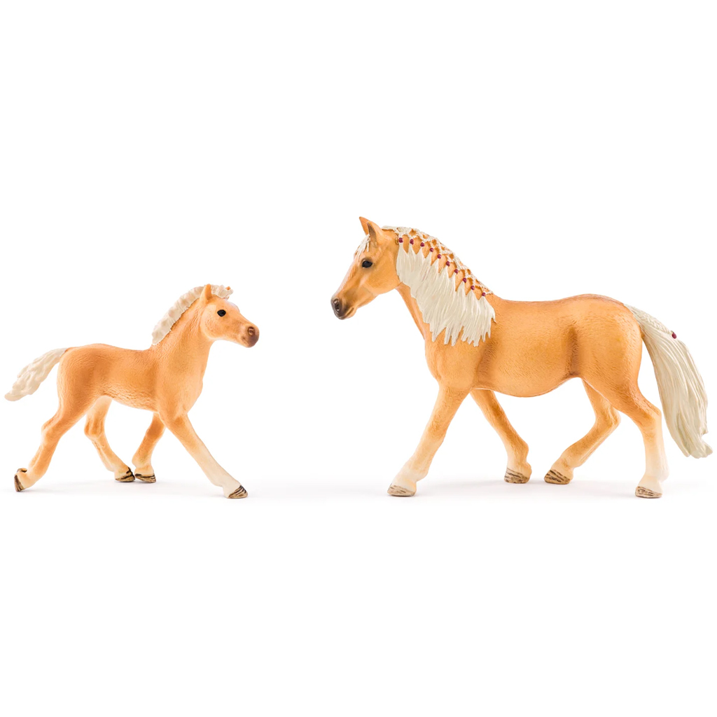imagen de Faunica: Establo de madera con figuras de caballos 3 piezas – Woodyland 3
