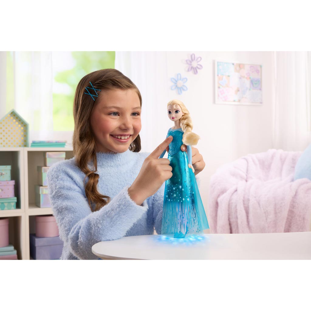 imagen de Frozen - Muñeca Elsa que Canta con Efectos de Luz - Mattel 2