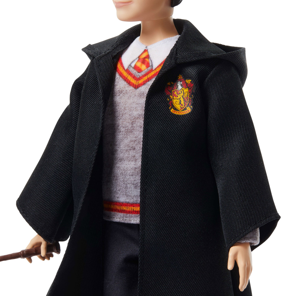 imagen de Harry Potter: Harry muñeco con túnica y varita - Mattel 3