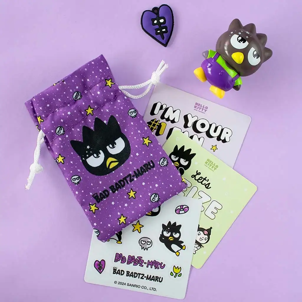 imagen de Hello Kitty: Figura de Badtzmaru en caja con accesorios de 6 cm 3
