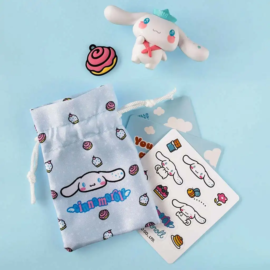 imagen de Hello Kitty: Figura de Cinnamoroll en caja con accesorios de 6 cm 3