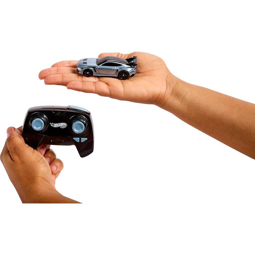imagen de Hot Wheels: Ford Mustang GTD coche teledirigido - Mattel 3