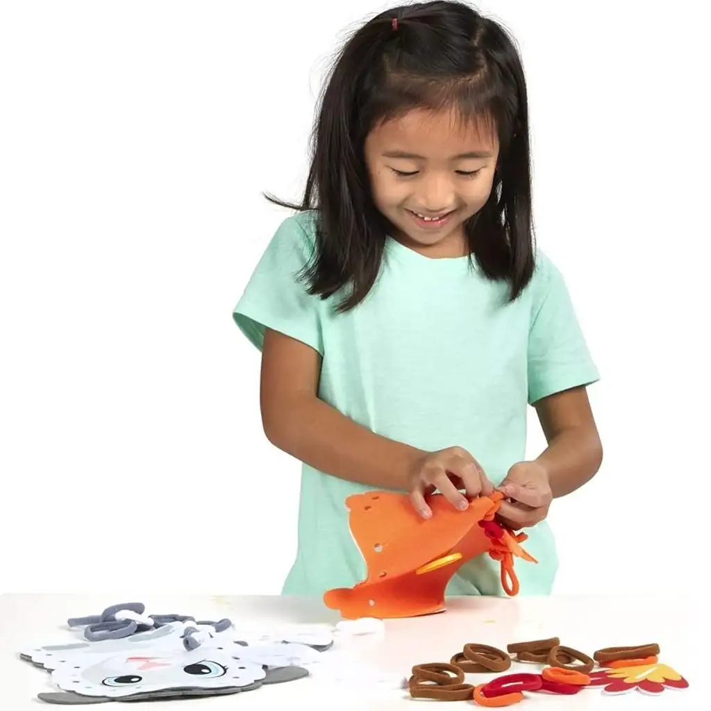 imagen de ¡Hurkold! Set de juego creativo de marionetas de animales de granja - Melissa & Doug 6