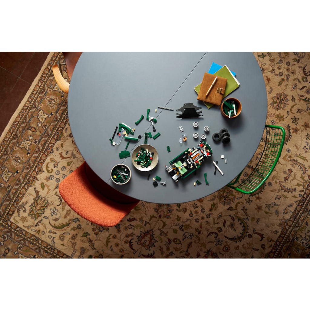 imagen de LEGO® Icons: Jaguar E-Type (11381) 12