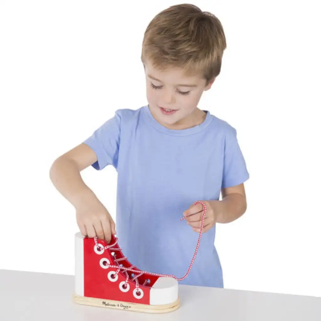 imagen de Juego de habilidades de enhebrado de zapatos - Melissa & Doug 3