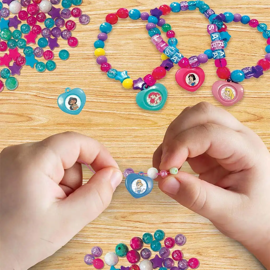 imagen de Juego de Joyería de Princesas Disney en Caja en Forma de Diamante - Lisciani 2