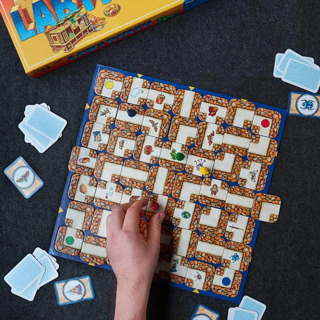 imagen de Juego de mesa Laberinto Engañoso con cartas - Ravensburger 2