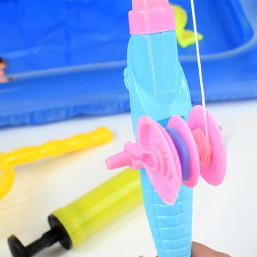 imagen de Juego de pesca con piscina inflable y caña de pescar telescópica 6
