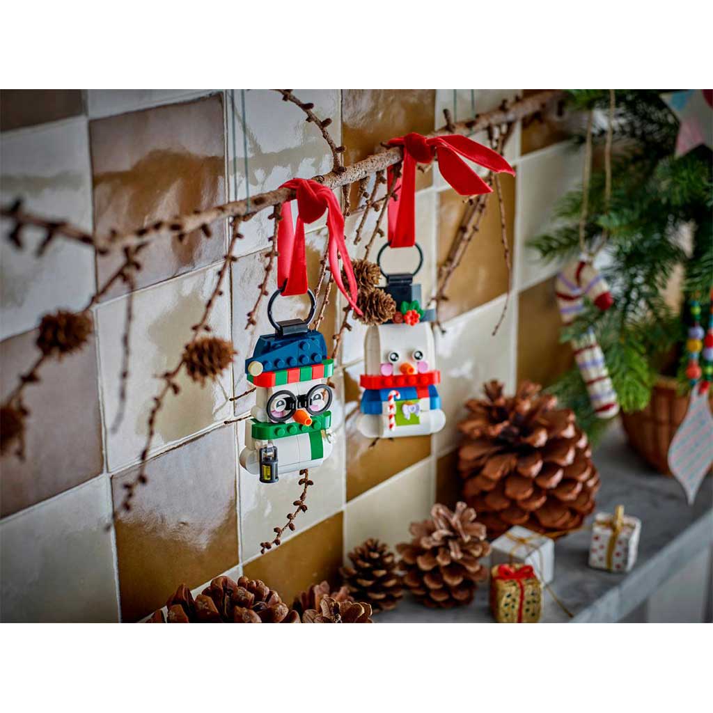 imagen de LEGO®: Adornos navideños de muñeco de nieve (40812) 4