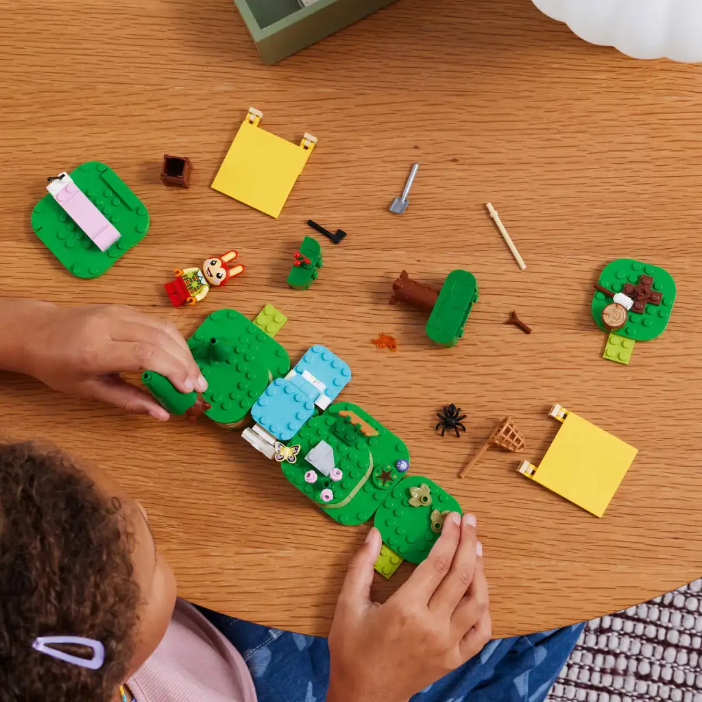 imagen de LEGO® Animal Crossing™: Las aventuras al aire libre de Bunnie (77047) 4