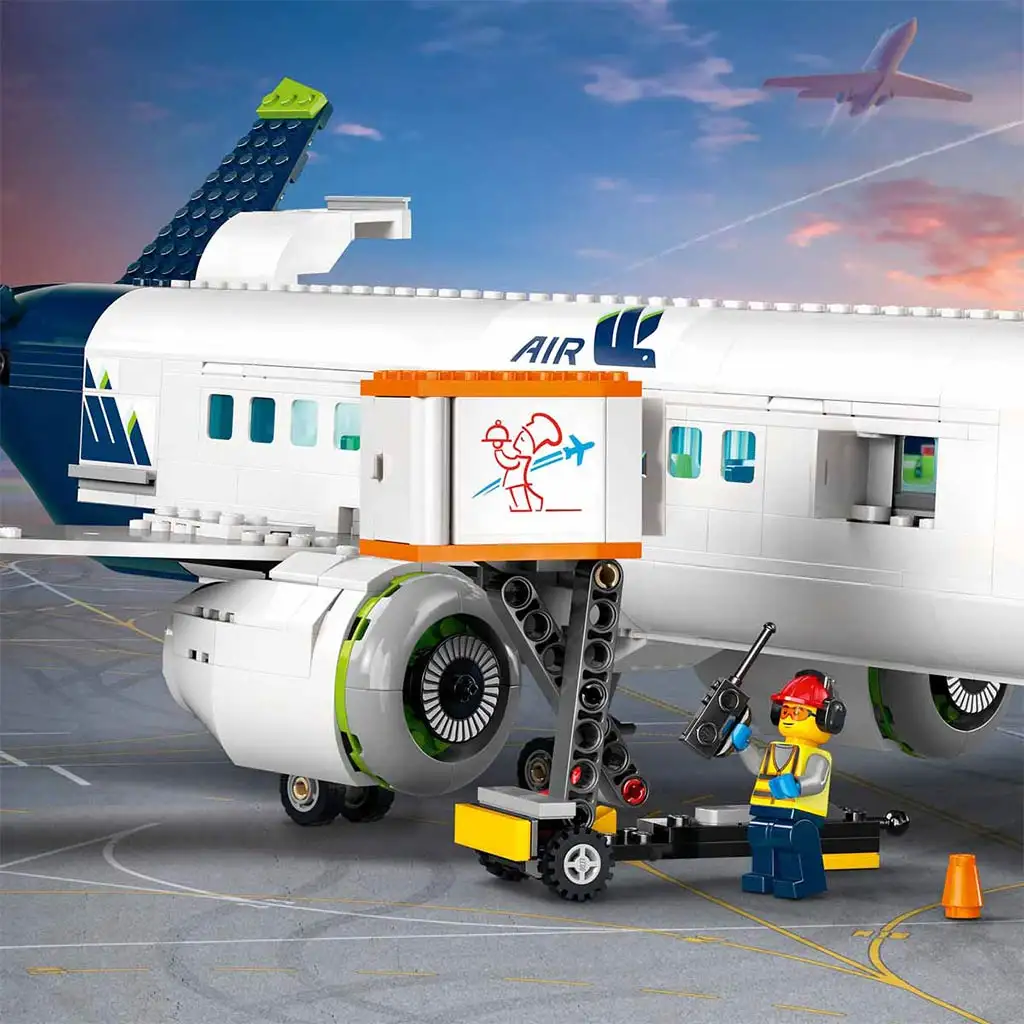 imagen de LEGO® City: Avión de pasajeros (60367) 6
