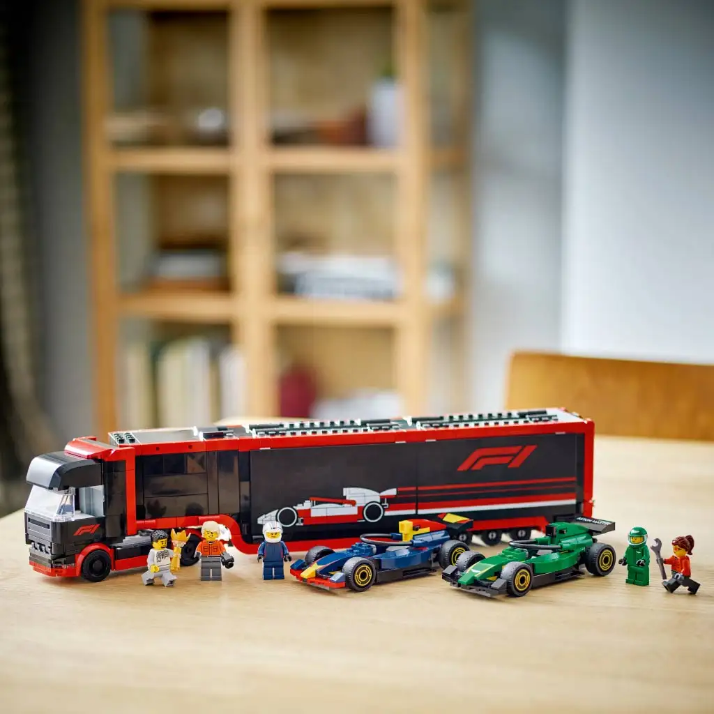 imagen de LEGO® City: Camión de F1® con coches F1® RB20 y AMR24 (60445) 3