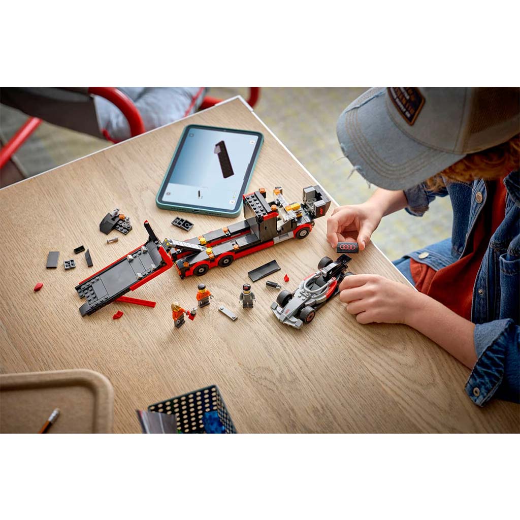 imagen de LEGO® City: Camión de F1® con un coche de carreras Audi de F1® (60493) 7