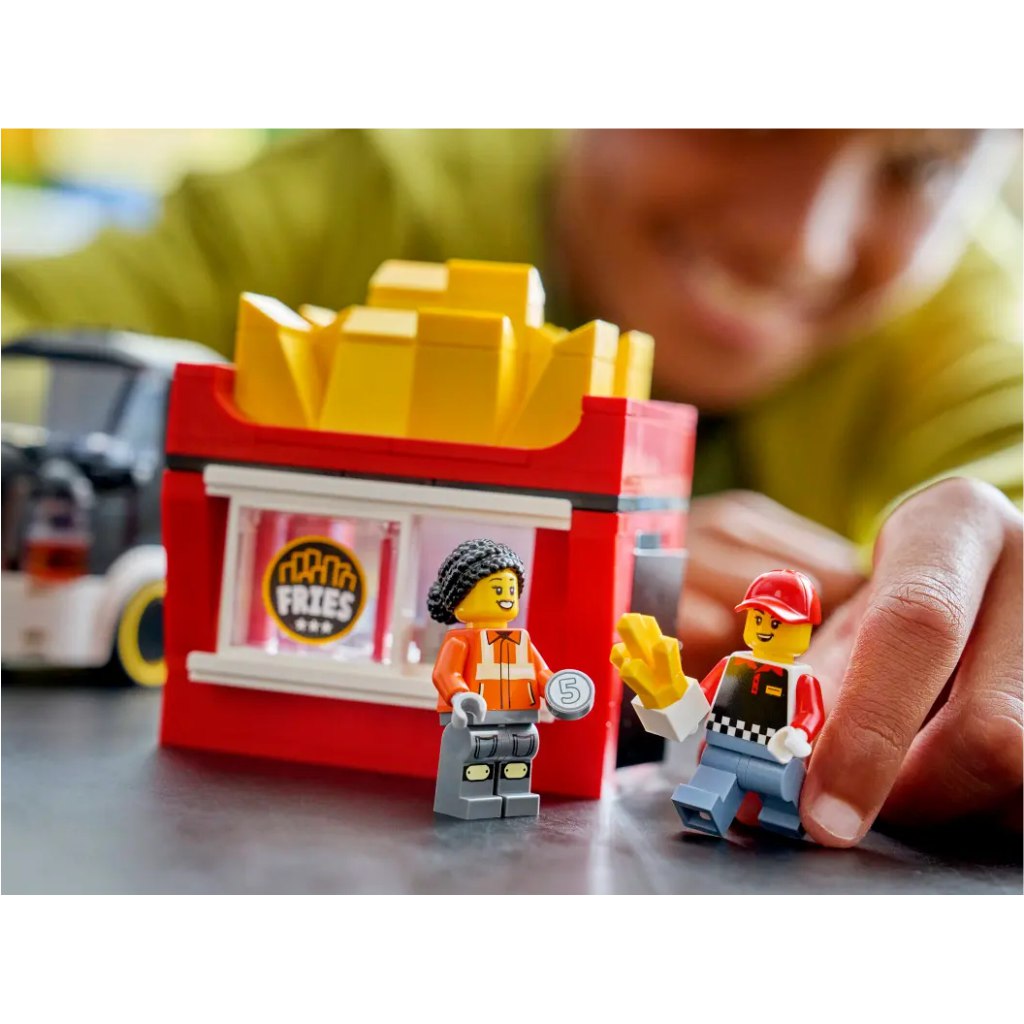 imagen de LEGO® City: Carrito de comida de papas fritas (60488) 5