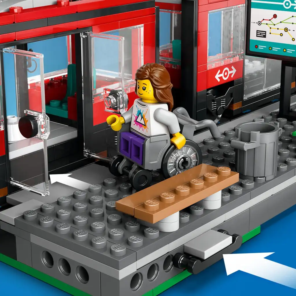 imagen de LEGO® City: Tranvía del centro y parada (60423) 5