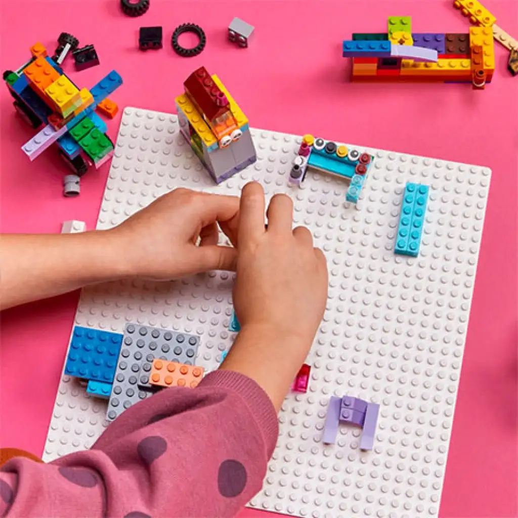 imagen de LEGO® Classic: Base blanca (11026) 3