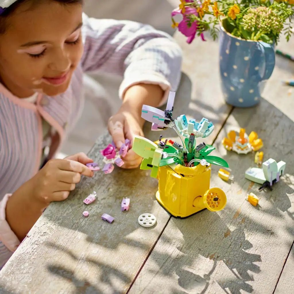 imagen de LEGO® Creator: Flores en regadera (31149) 3