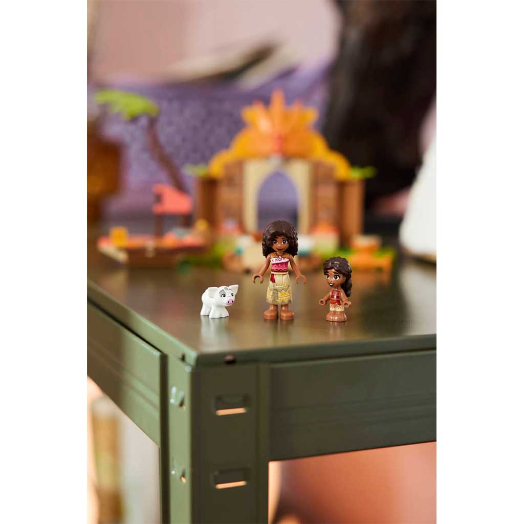 imagen de LEGO® Disney™: Casa rural y balsa (43282) 5