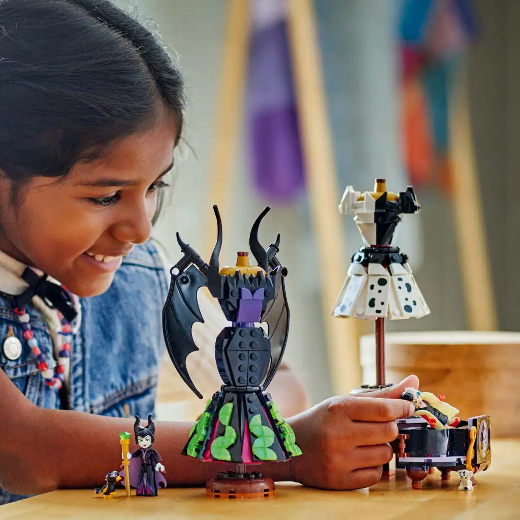 imagen de LEGO® Disney: Malefica y Cruella de Vil trajes (43262) 4